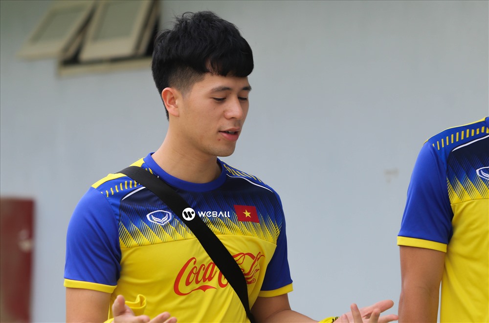 Chấn thương của Đình Trọng vẫn đang tiến triển tốt và sẽ kịp bình phục trước trận đấu đầu tiên. Ảnh: HOÀI THU