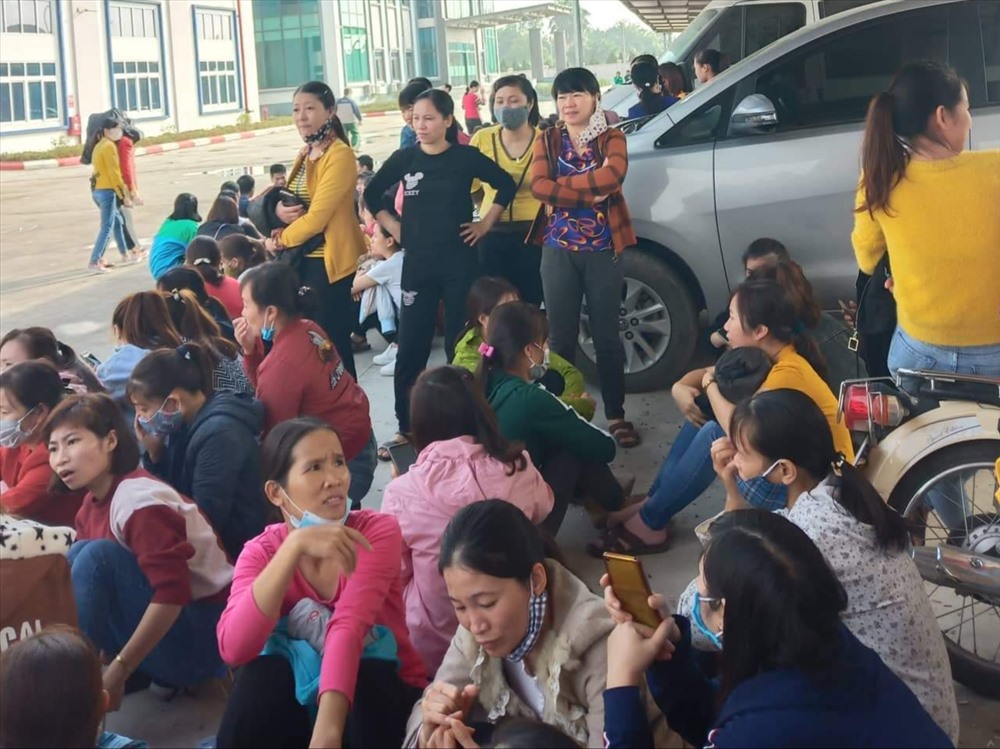 Hơn 1.000 công nhân ở đây đã ngừng việc từ sáng ngày 4.1. Ảnh: NT