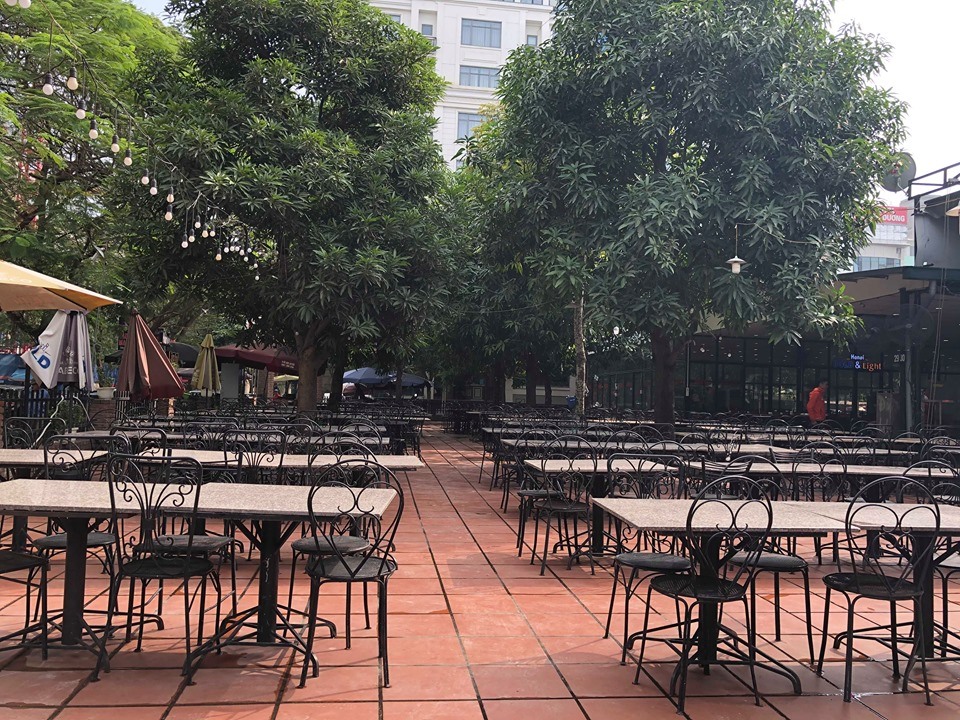 Nhiều quán bia ở Hà Nội cũng rơi vào hoàn cảnh tương tự.