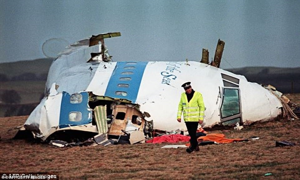 Máy bay Pan Am 103 bị nổ tung trên bầu trời Lockerbie, làm 270 người thiệt mạng. Ảnh: Getty Images