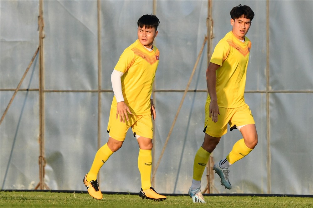 Quang Hải là cầu thủ được báo chí Thái Lan quan tâm hơn cả. Ảnh: Siam Sport