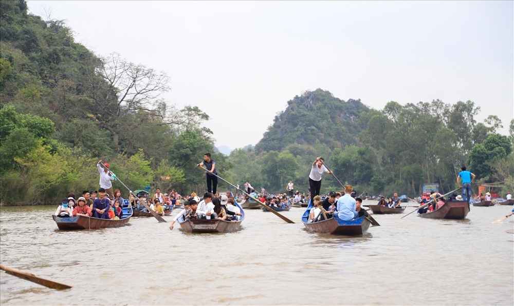 Lãnh đạo huyện Mỹ Đức cho biết giá vé vẫn được giữ nguyên như năm 2018, 2019. Ảnh: Tô Thế