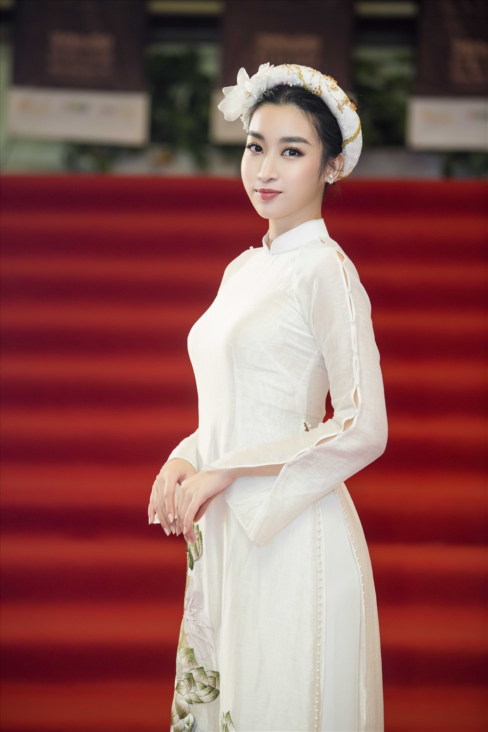 Hoa hậu Đỗ Mỹ Linh mặc dù đã kết thúc nhiệm kỳ hơn 1 năm qua nhưng vẫn là gương mặt có sức hút trong làng giải trí. Năm 2019 của cô dường như là một năm vô cùng năng động khi Mỹ Linh đã thử sức và thành công với nhiều vai trò khác nhau. Bước sang năm hoạt động mới, cô hứa hẹn sẽ đầu tư nghiêm túc hơn cho những dự định sắp tới. Ảnh: Như Hoàn.