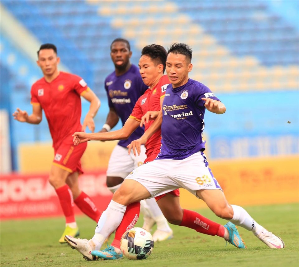 Hà Nội chơi lấn lướt trước Thanh Hoá trên sân Hàng Đẫy. Ảnh: Hoài Thu
