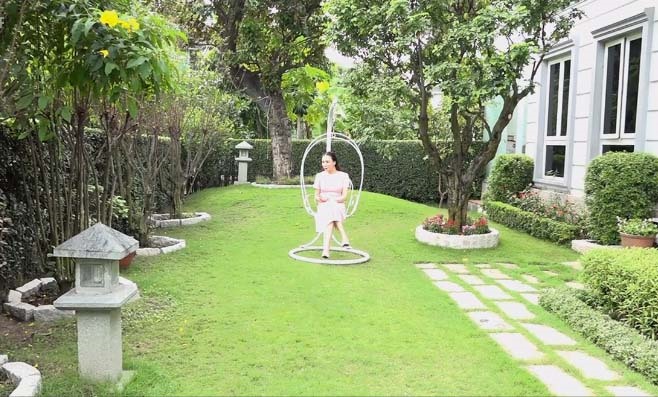 Sân vườn. Ảnh: NSCC