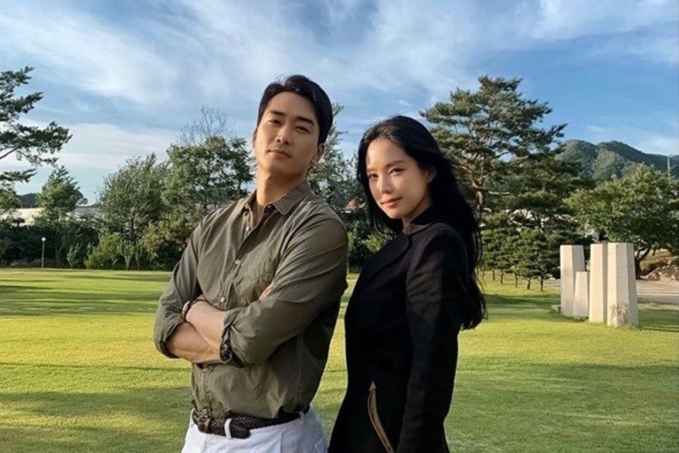 Song Seung Hun hội ngộ Son Naeun của Apink trong một chương trình thực tế. Ảnh chụp màn hình. Song Seung Hun hội ngộ Son Naeun của Apink trong một chương trình thực tế. Ảnh chụp màn hình.