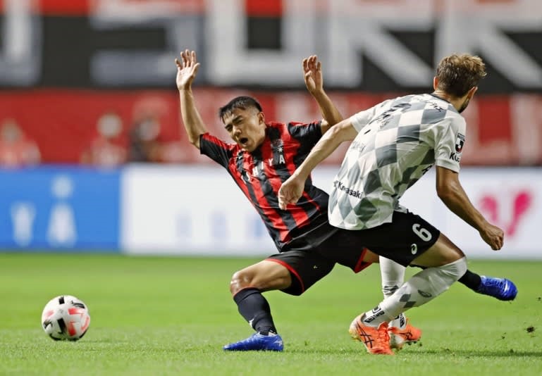 Thành công của Chanathip tại J.League khiến các đội bóng tại đây muốn chiêu mộ thêm nhiều ngôi sao Đông Nam Á, trong đó có Quang Hải. Ảnh: Getty.