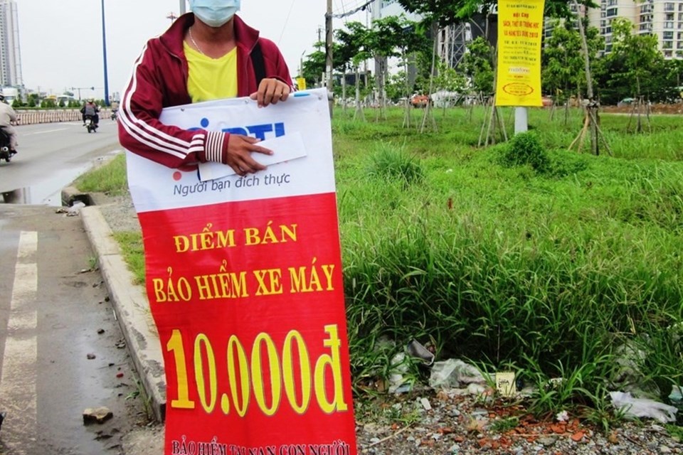 Nhiều mua bảo hiểm xe máy với mục đích để đối phó với cơ quan chức năng, tuy nhiên, chúng cũng có quyền lợi nhất định cho người tham gia giao thông. Ảnh minh hoạ: Thanh Liêm Nhiều mua bảo hiểm xe máy với mục đích để đối phó với cơ quan chức năng, tuy nhiên, chúng cũng có quyền lợi nhất định cho người tham gia giao thông. Ảnh minh hoạ: Thanh Liêm