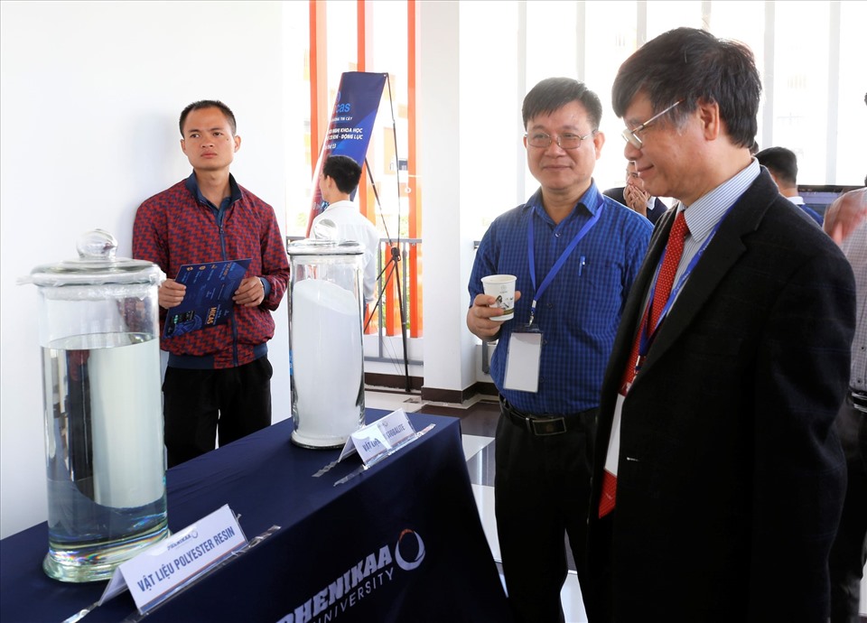 Hội nghị có 6 phân ban trình bày bài báo khoa học gồm: Động lực học Ô tô; Mô phỏng số trên Ô tô; Xe chuyên dụng và Máy công trình; Động cơ và Năng lượng mới; Cơ khí - Cơ điện tử; Cơ khí giao thông