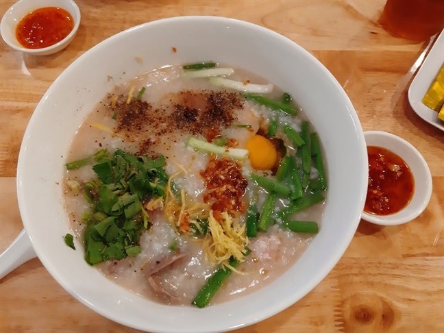 Món cháo Quảng. Ảnh: NSCC