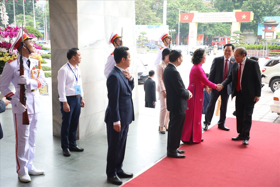 Permanent Deputy Prime Minister Truong Hoa Binh attended the meeting.