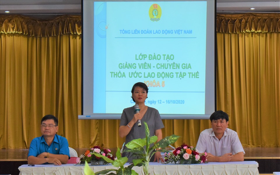 Khai giảng lớp đào tạo Giảng viên - Chuyên gia về Thỏa ước lao động tập thể khóa 5 tại TP.Cần Thơ. Ảnh: Thành Nhân
