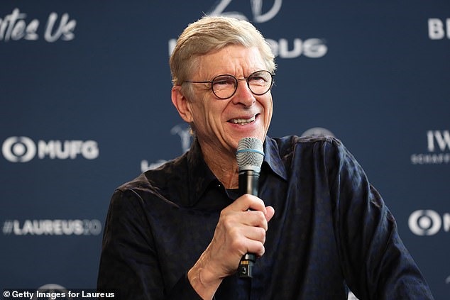 “Giáo sư” Arsene Wenger nhớ lại thương vụ với Ronaldo năm 2003. Ảnh: Getty.