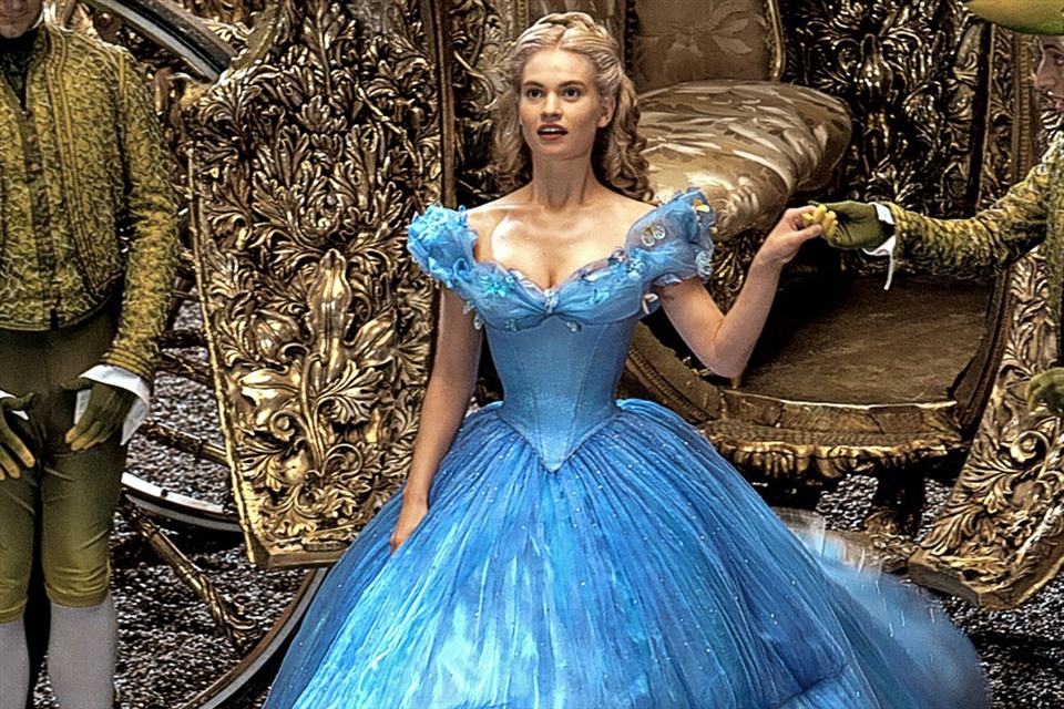Hình ảnh Lily James trong bộ phim Lọ Lem 2015. Ảnh: Dailymail.