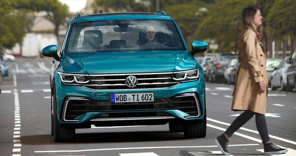 Phần đầu xe Tiguan Allspace Luxury. Ảnh: Autodaily.