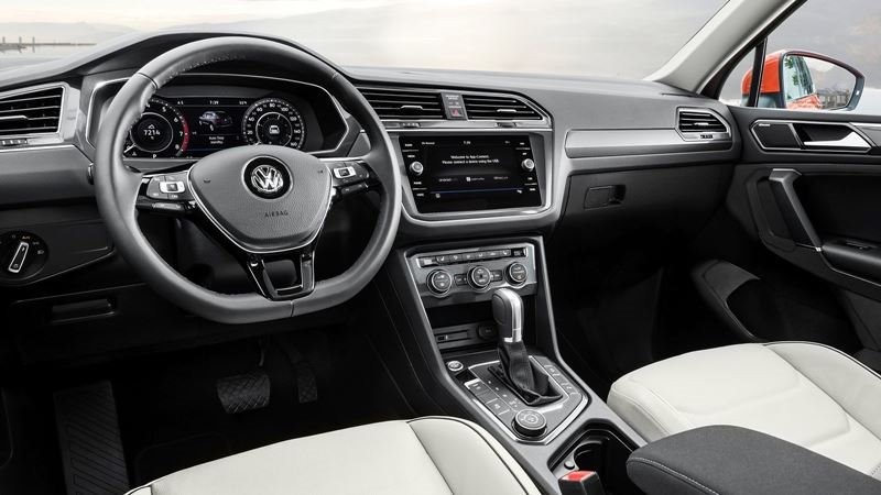 Cận cảnh khoang lái của mẫu xe Tiguan Allspace Luxury. Ảnh: Tiguan.