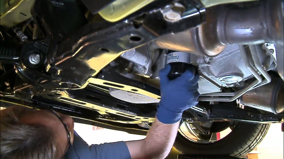 Tài xế có thể thay dầu nhớt động cơ tại nhà đúng chuẩn (Ảnh: VGT)