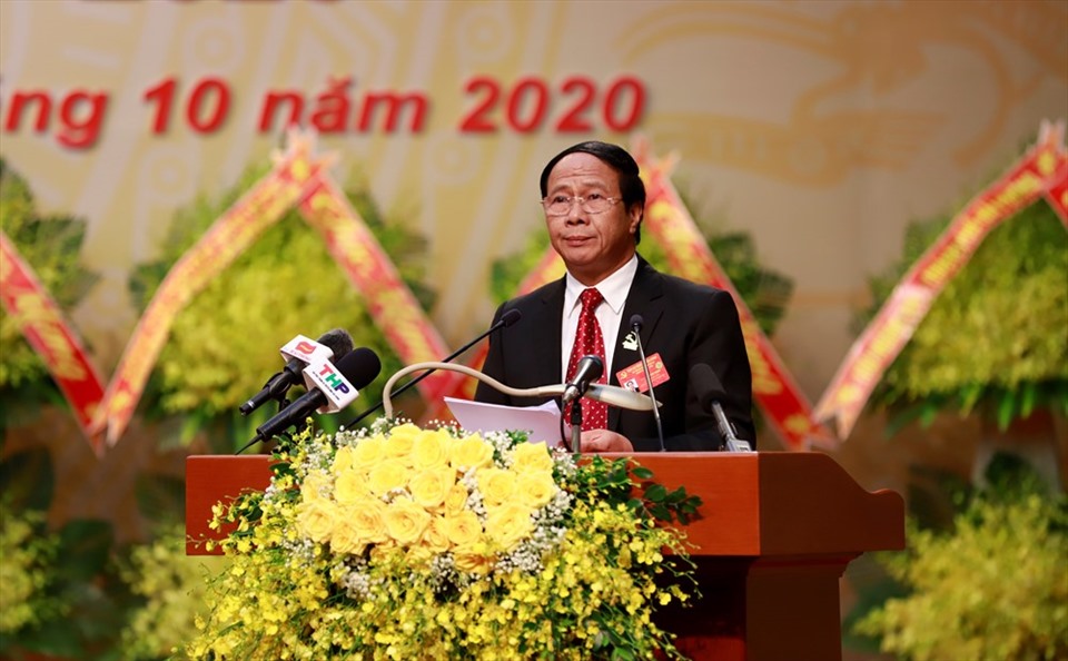 Bí thư Thành ủy Hải Phòng Lê Văn Thành báo cáo kiểm điểm sự lãnh đạo, chỉ đạo của Ban chấp hành Đảng bộ khóa XV nhiệm kỳ 2015 - 2020