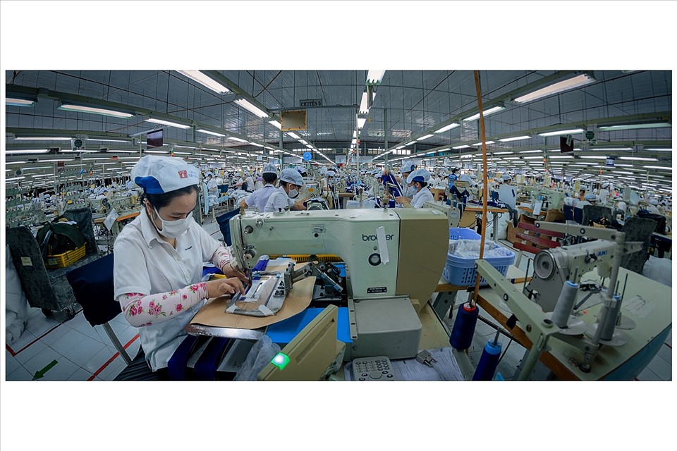 Tác phẩm “Người lao động xuất sắc”- tác giả Hồ Tấn Ninh