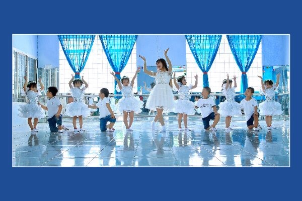 Tác phẩm “Vũ điệu tuổi thơ”. Ảnh: Mộng Thuỳ