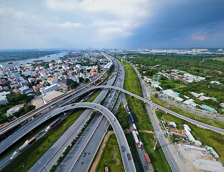 Đột phá về hạ tần là một trong những chương trình của TPHCM trong giai đoạn tới. Ảnh Anh Tú