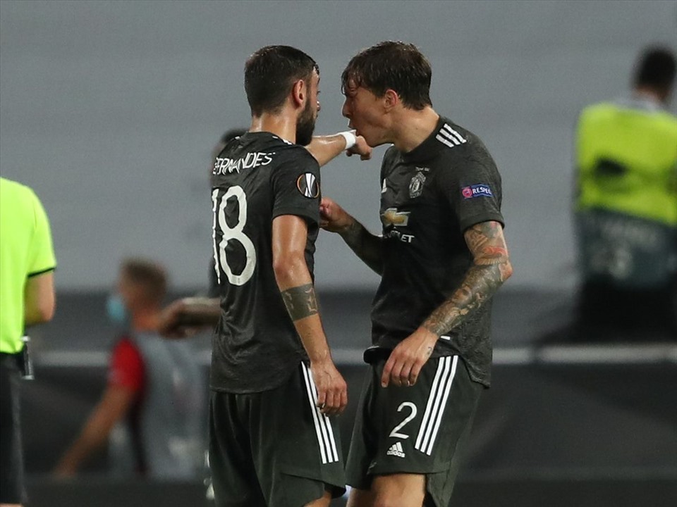 Anh cũng từng là chủ đề bàn tán khi “tranh luận” với Victor Lindelof ở trận đấu của Man United tại Europa League mùa trước. Ảnh: Getty Images