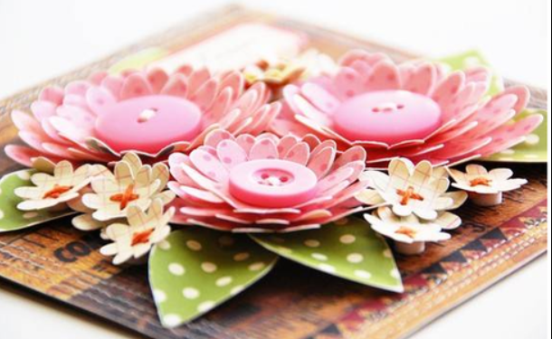 Hãy làm một tấm thiệp và viết trong đó những lời chúc ý nghĩa dành tặng mẹ nhân dịp 20.10. Ảnh nguồn: Mnet.