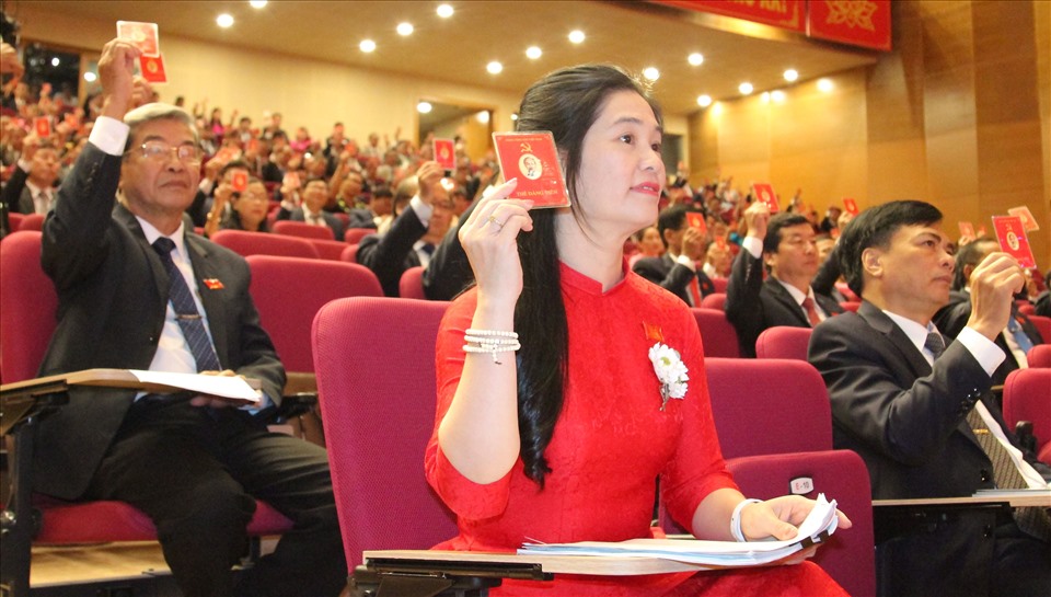 Biểu quyết thông qua chương trình đại hội Ảnh: ĐH