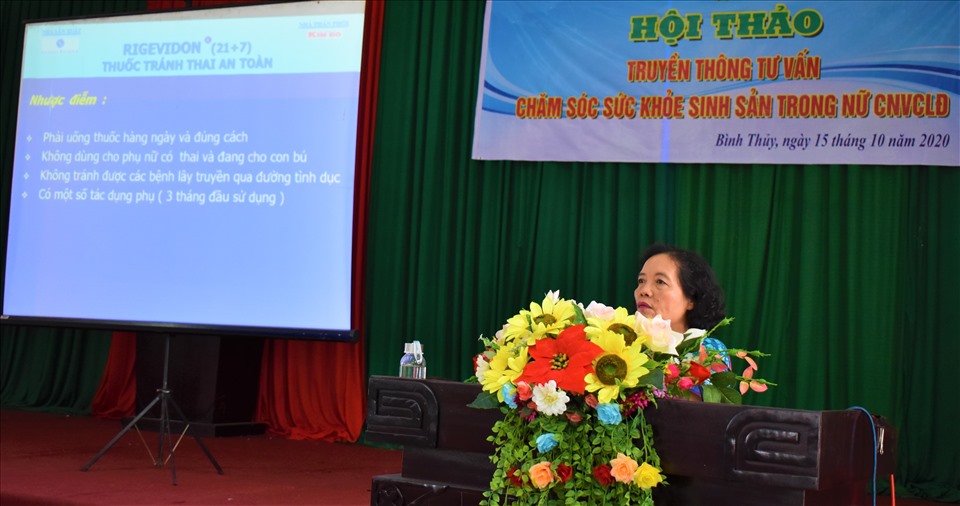 Quanh cảnh hội thảo truyền thông về công tác dân số và phát triển, phòng tránh HIV/AIDS, chăm sóc sức khỏe sinh sản, tình dục an toàn cho CNVCLĐ quận Bình Thủy.Ảnh: Thành Nhân