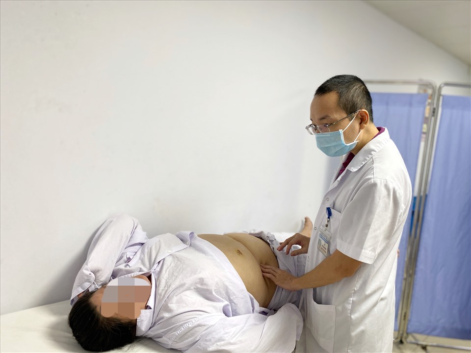 Người bệnh sau phẫu thuật thu nhỏ dạ dày. Ảnh do bệnh viện cung cấp.