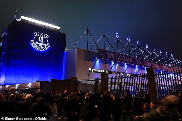 Derby Merseyside hấp dẫn nhất Premier League chuẩn bị khai màn tại Goodison Park. Ảnh: Offiside.