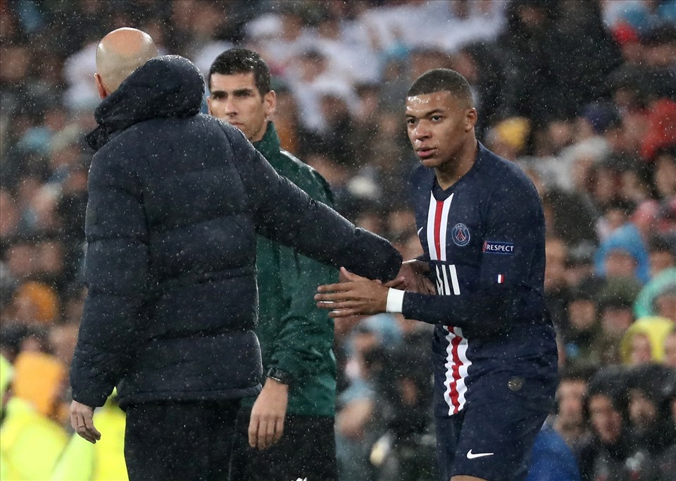 Zinedine Zidane luôn là thần tượng của Mbappe. Ảnh: Reuters