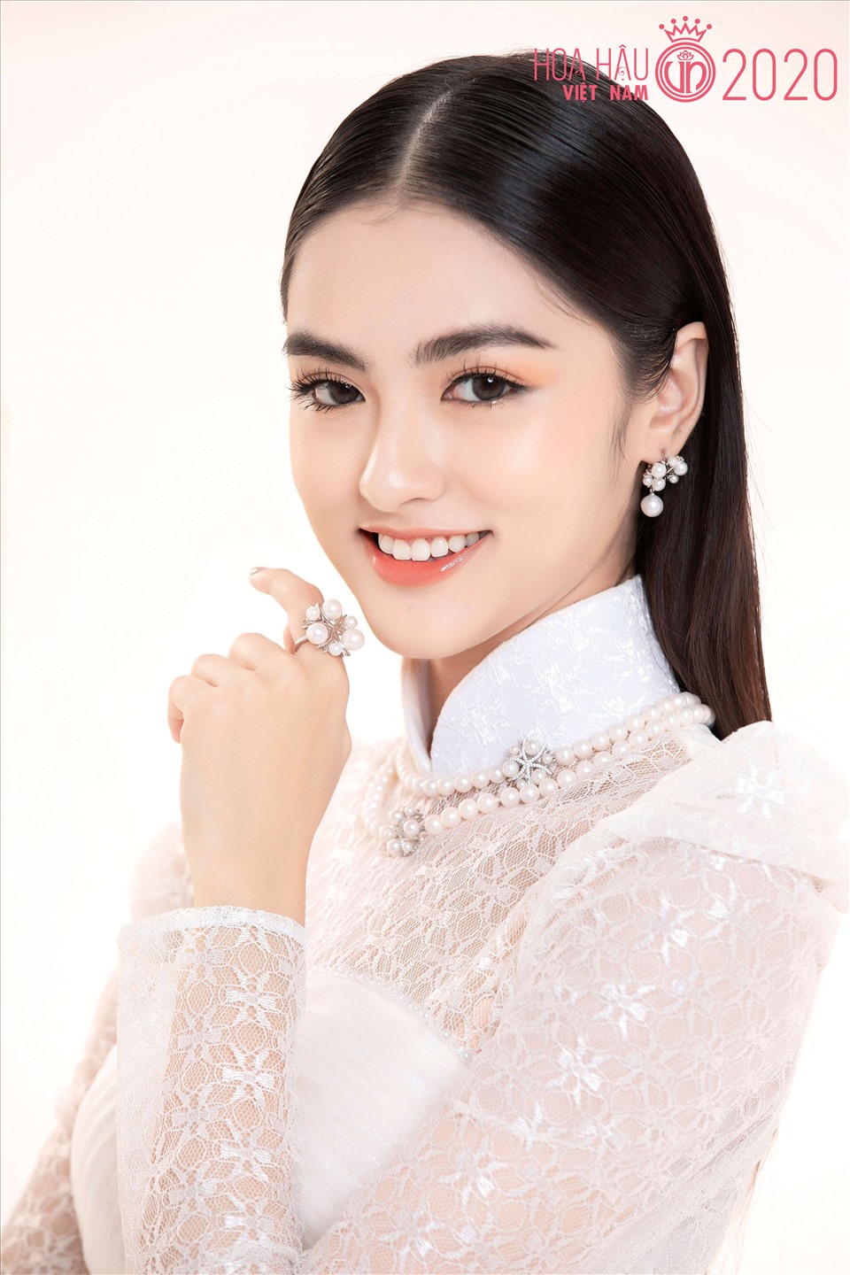 Hà My ghi điểm bởi sự tự tin và gương mặt sáng sân khấu. Ảnh: HHVN.