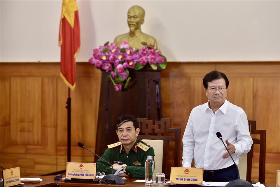 Phó thủ tướng Trình Đình Dũng phát biểu tại cuộc họp. Ảnh: Thái Bình