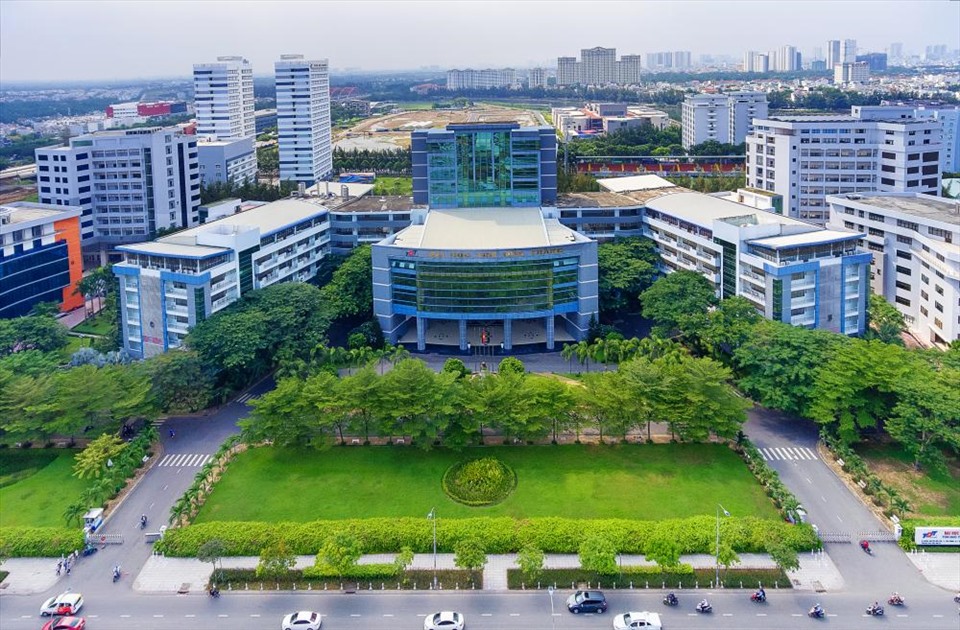 Đại học Tôn Đức Thắng tiền thân là Trường ĐH Công nghệ Dân lập Tôn Đức Thắng