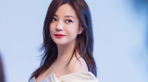 Triệu Vy vướng tin đồn ly hôn, yêu trai kém 8 tuổi. Ảnh nguồn: Mnet.