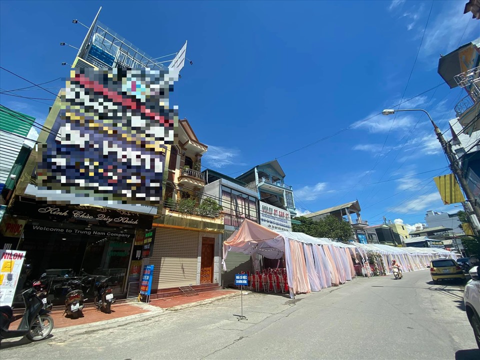 Nhà hàng bị “bỏ bom” 150 mâm cỗ cưới trên địa bàn phường Mường Thanh, TP. Điện Biên Phủ. Ảnh: Kim Anh.