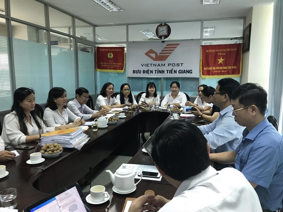 Làm việc tại Bưu điện tỉnh Tiền Giang...