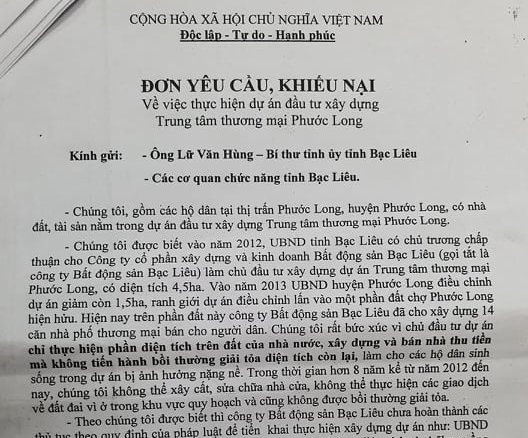 Người dân bức xúc cầu cứu đến Bí thư Tỉnh ủy Bạc Liêu (ảnh Nhật Hồ)