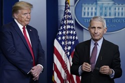 Tổng thống Donald Trump gọi cố vấn y tế Nhà Trắng là thảm họa
