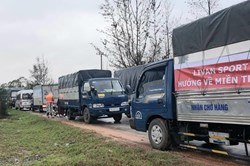 Quảng Bình thiết lập mạng lưới cấp phát thực phẩm cho dân vùng lũ