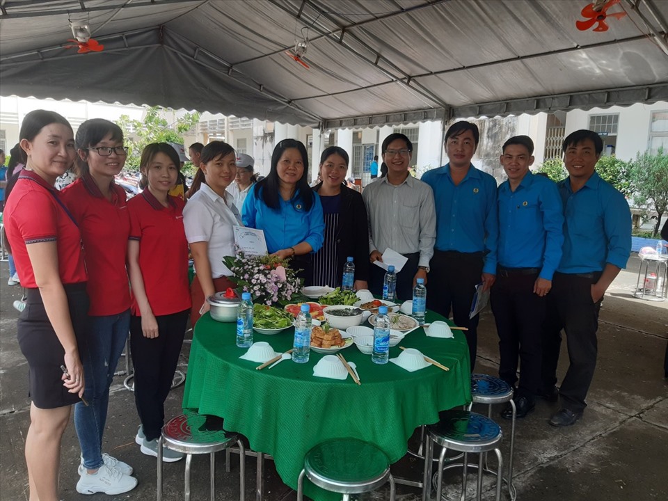 Hội thi nấu ăn nhân ngày 20.10. Ảnh: k.Q