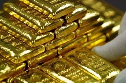 Giá vàng mắc kẹt, “nín thở” chờ thời cơ bứt phá lên 2.500 USD/oz