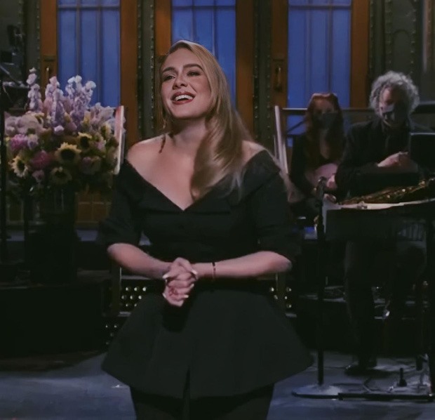 Adele quyến rũ và nóng bỏng trong lần đầu xuất hiện trước sóng truyền hình sau khi giảm 45kg. Ảnh: Dailymail.