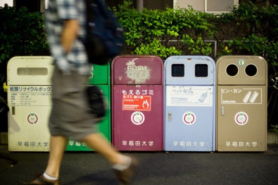 Nhật Bản có các tiêu chuẩn nghiêm ngặt nhất về phân loại, tái chế rác thải. Ảnh: Tofugu.
