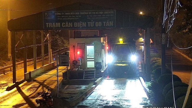 Hà Nội: Bãi rác Nam Sơn hoạt động trở lại, người dân tháo dỡ lều bạt