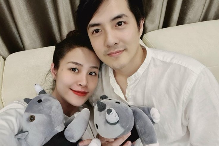 Đông Nhi hạ sinh con gái đầu lòng Đông Nhi hạ sinh con gái đầu lòng