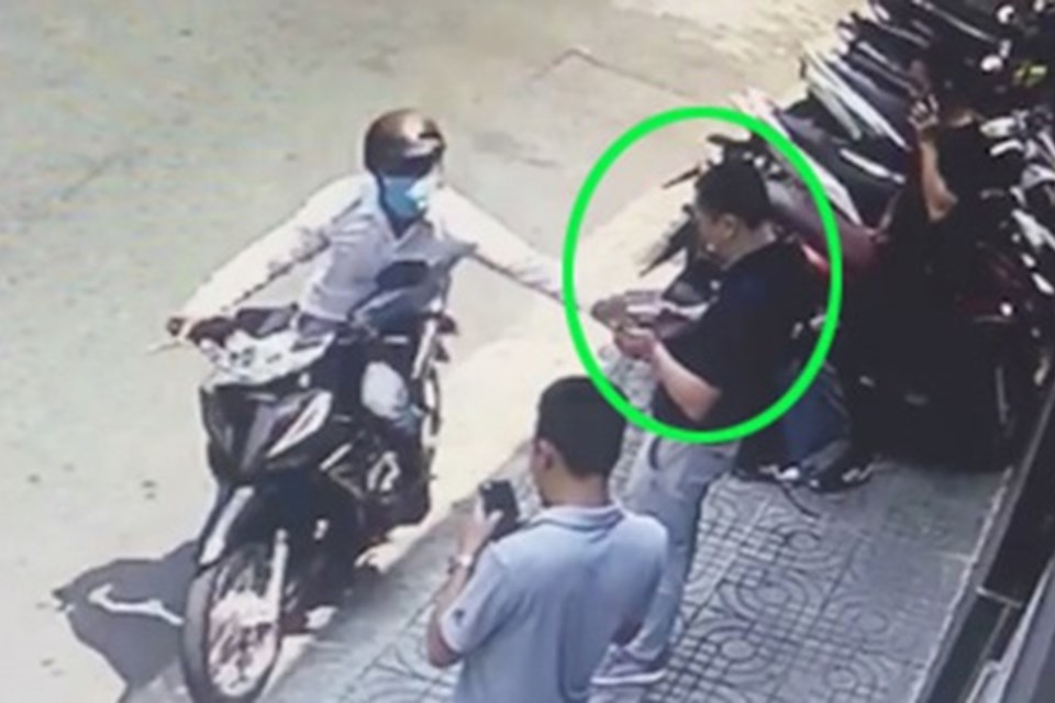 TPHCM: Bị bắt vì cướp giật tài sản, lộ ra thêm 2 vụ khác TPHCM: Bị bắt vì cướp giật tài sản, lộ ra thêm 2 vụ khác
