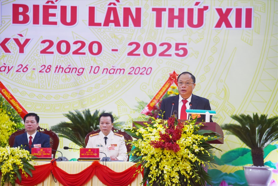 Ông Nguyễn Văn Du - Uỷ viên Ban Chấp hành Trung ương Đảng, Bí thư Tỉnh uỷ, Chủ tịch HĐND tỉnh phát biểu khai mạc đại hội. Ảnh BK
