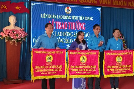 LĐLĐ Tiền Giang: Trao thưởng Lao động sáng tạo và hoạt động Công đoàn